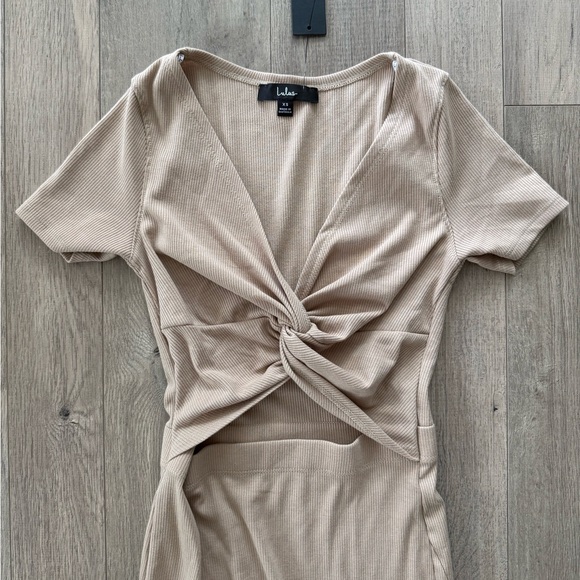 Stunning Lulu’s Style Twist Beige Twist Front Cutout Midi Dress NWT - Picture 8 of 13